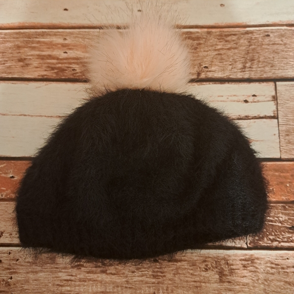 Children's place black faux fur with pink fur pom pom winter hat - Picture 4 of 5